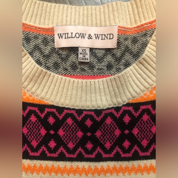 Willow & Wind Sweater Vest - Picture 2 of 5